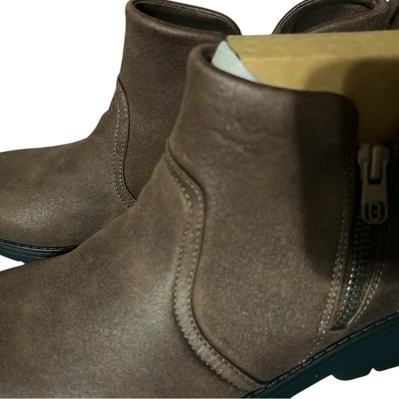 Bzees Bliss Bootie - Picture 4 of 8